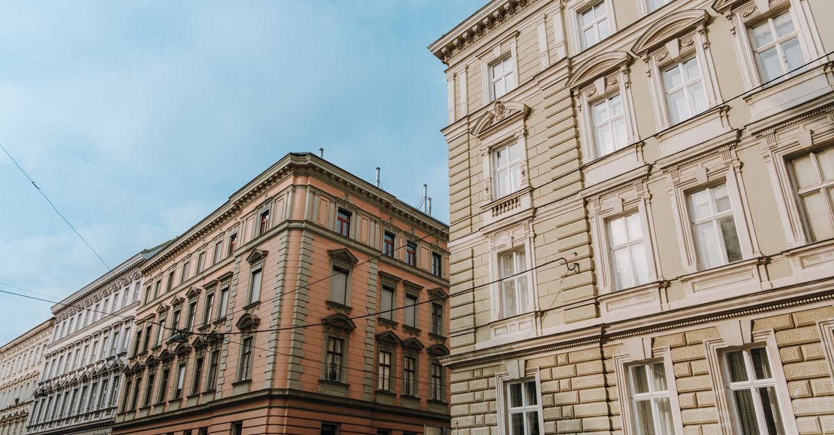 Hitzefalle Wohnung 2026: Risiko für ältere Mieter