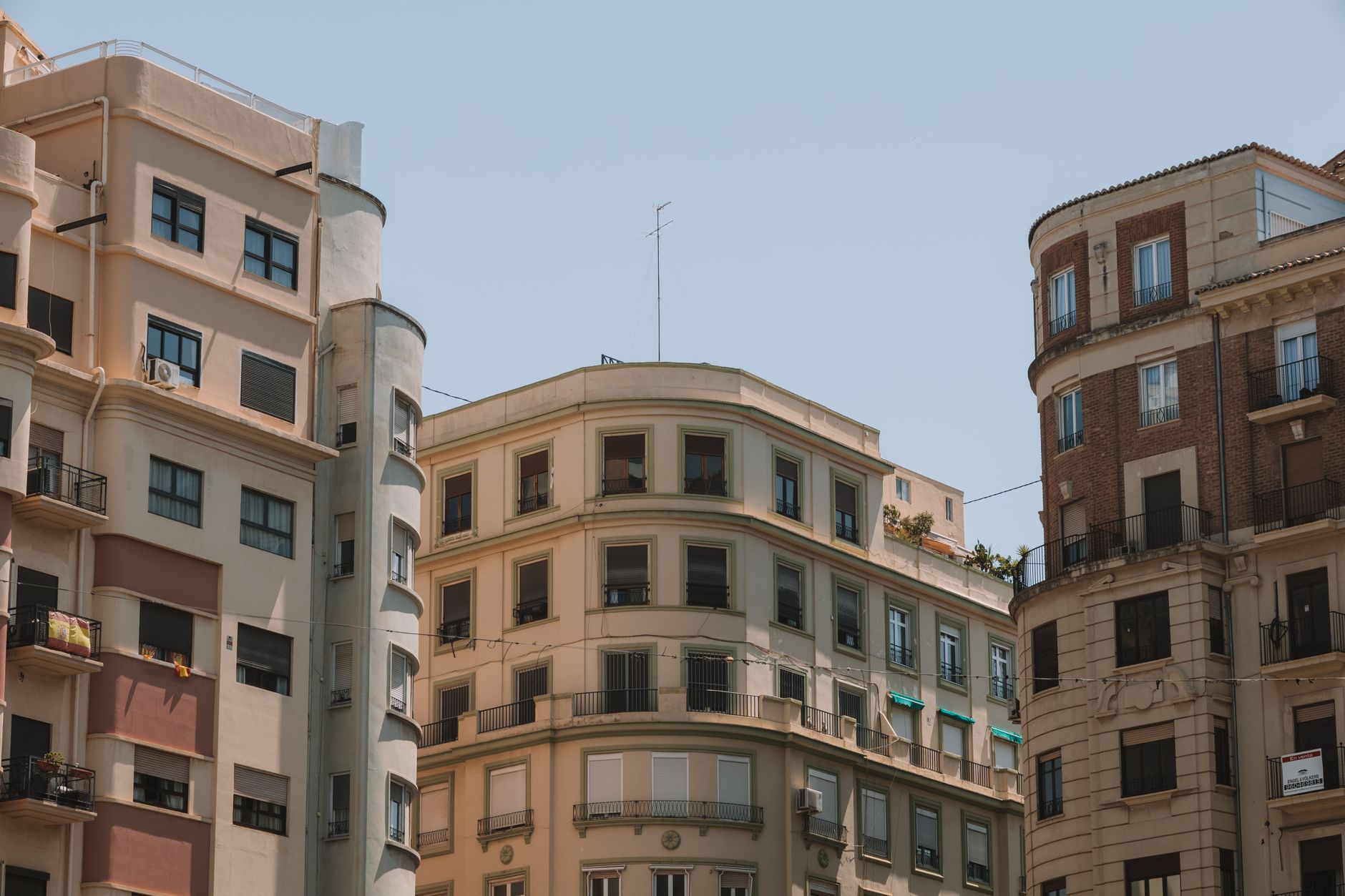 Vivienda en España: cae la compra y sube el precio un 8%