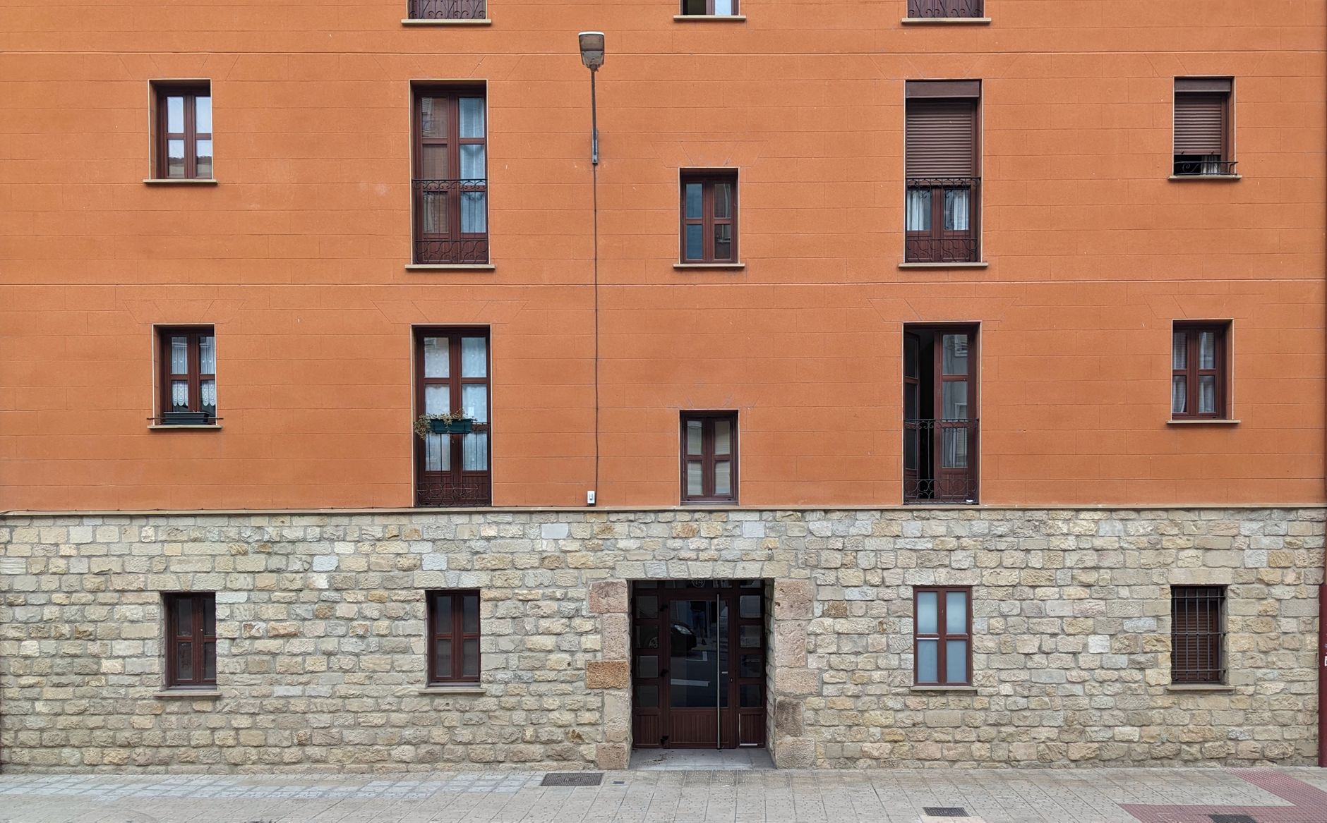 Compraventas de vivienda caen un 5,7% en el trimestre
