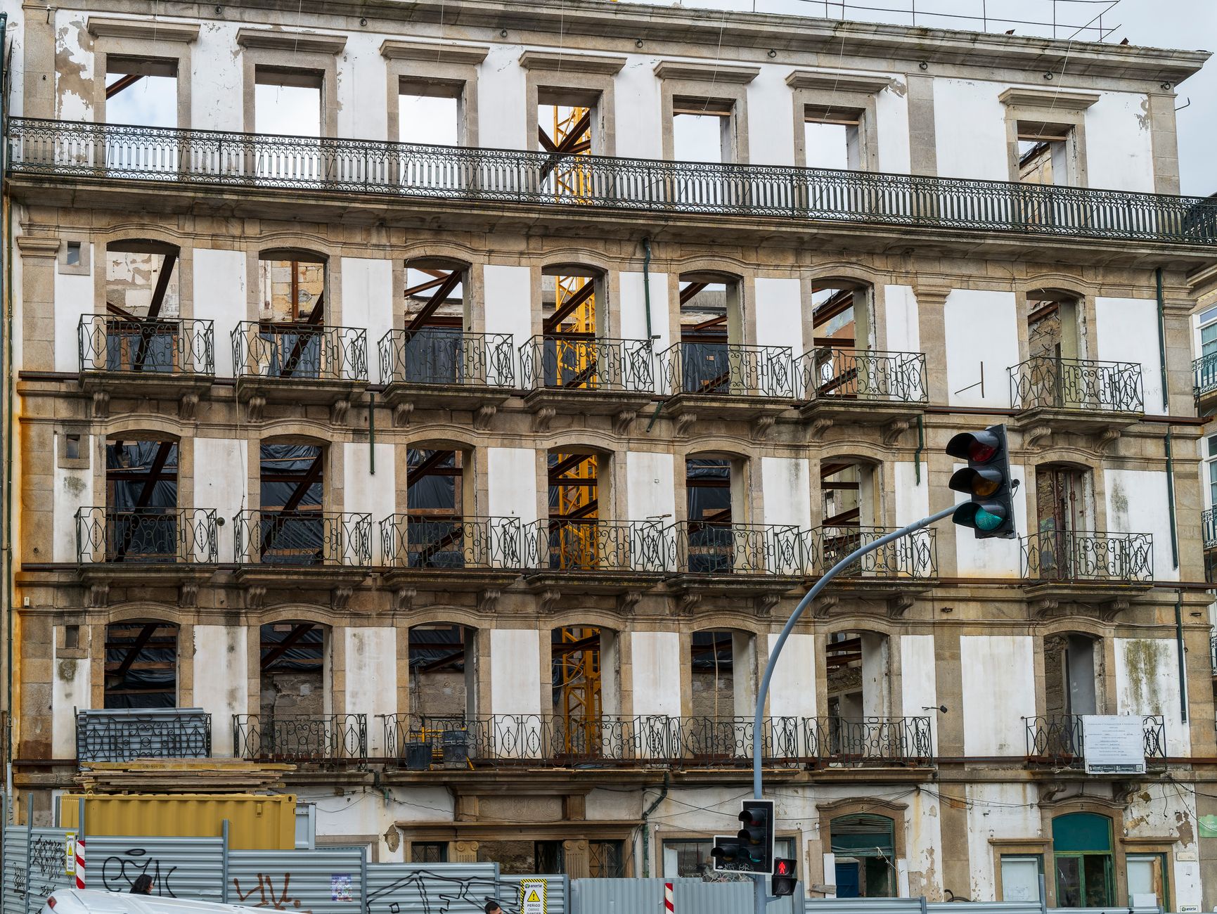 El Gobierno rebaja su plan de 25.000 viviendas a 15.718